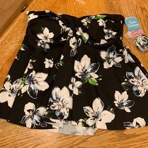 Black and white with flowers strapless padded swim top with bust support